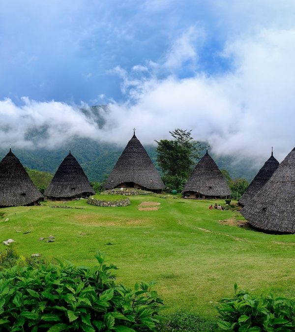 Wisata Rumah Adat Wae Rebo