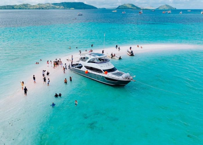 Sewa Speed Boat Labuan Bajo