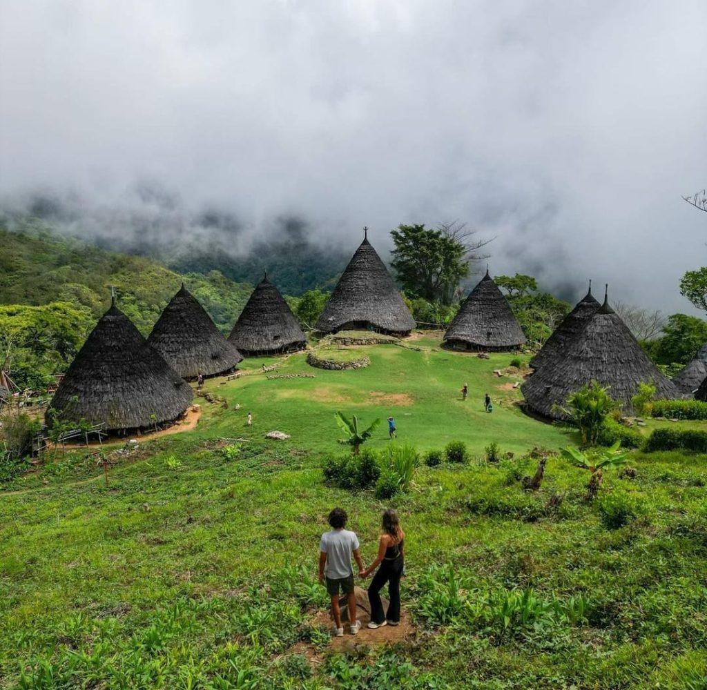 tour wae rebo